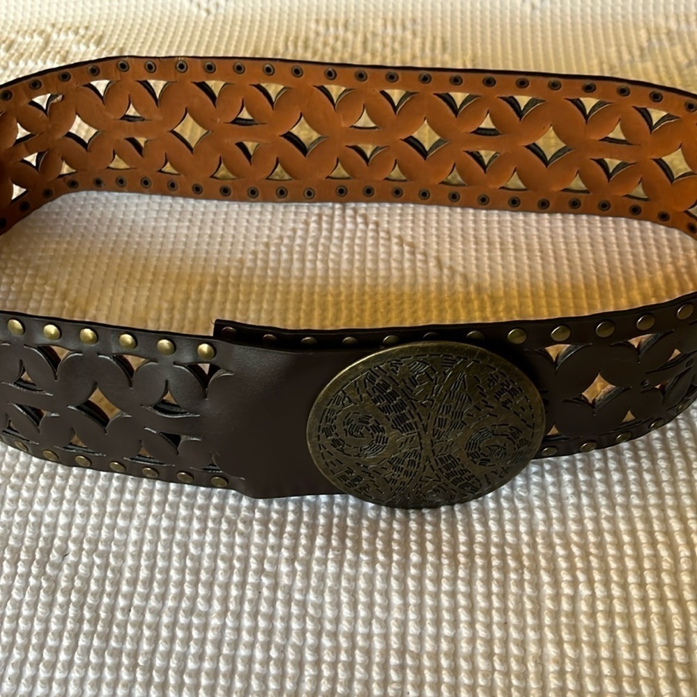 Vintage boho brown faux leather belt with large disc.
